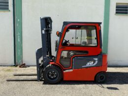 CARRELLO ELEVATORE ELETTRICO FRONTALE MARCA MIMA 2MK30-50, NUOVO DI FABBRICA, PORTATA KG. 3000